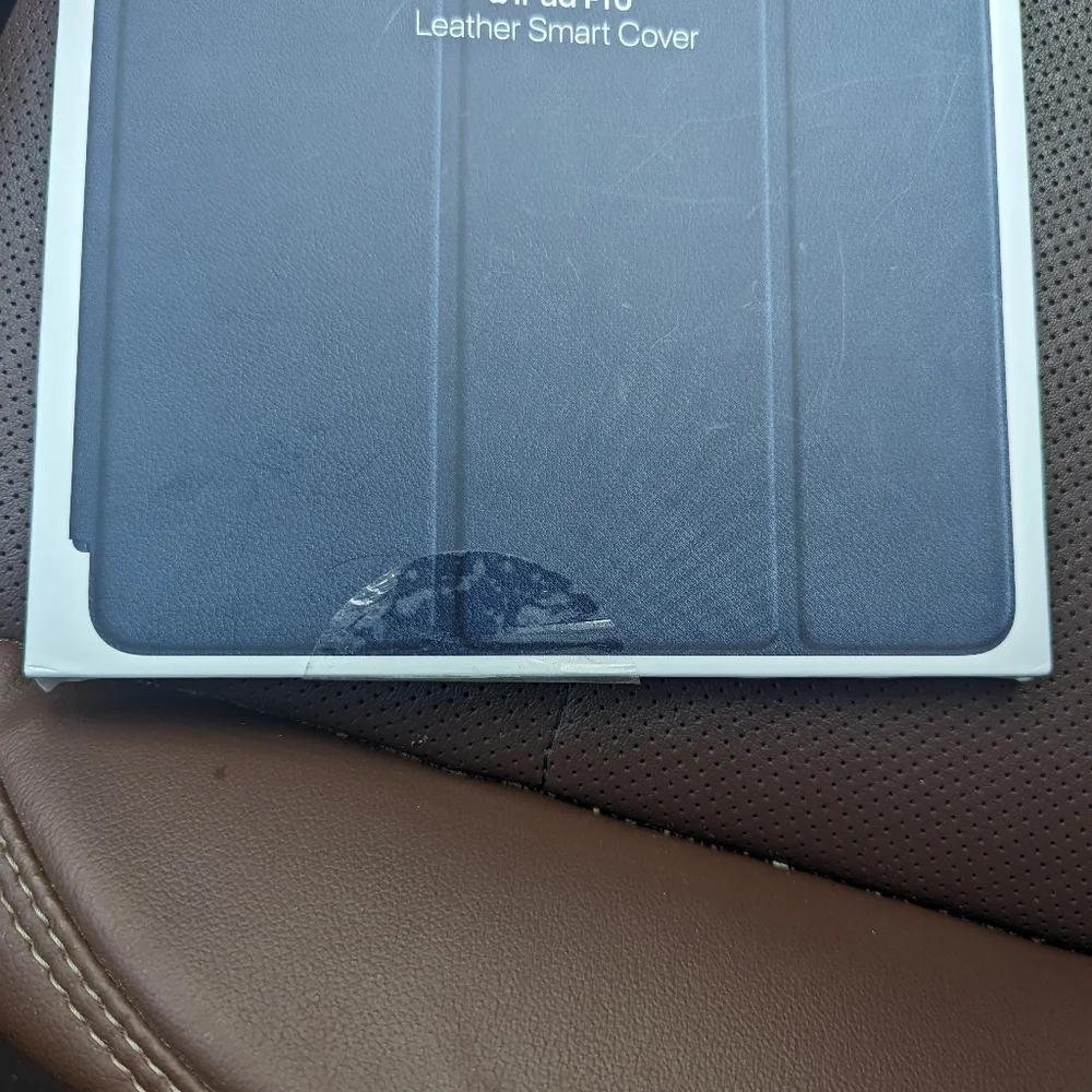 Apple iPad Pro leather smart cover 10.5